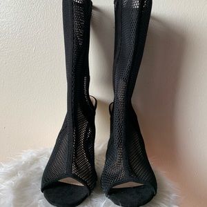 NEW Women’s Fishnet Heels
